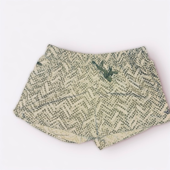 The North Face Women Class V Four Leaf Clover Chevron Print Shorts NWOT - Picture 3 of 13